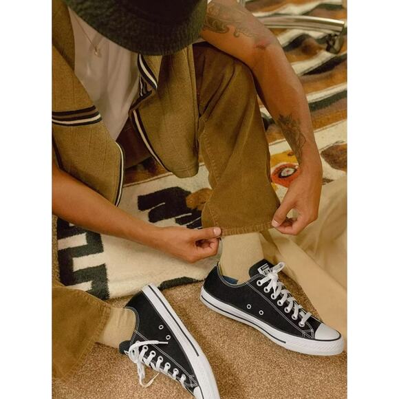 Converse Chuck Taylor All Star Low Mens Shoes Size 10 US Men, Black/White - Picture 2 of 7